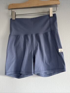 Vuori AllTheFeels 4" Biker Shorts High-Rise Performance Shorts Slate Blue XS